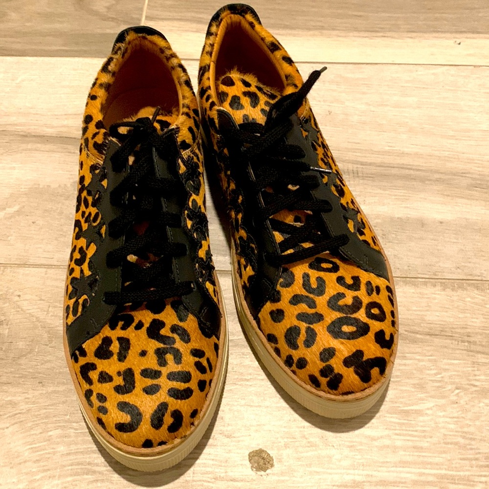 Leopard sAddle shoe. Worn once. Like new.